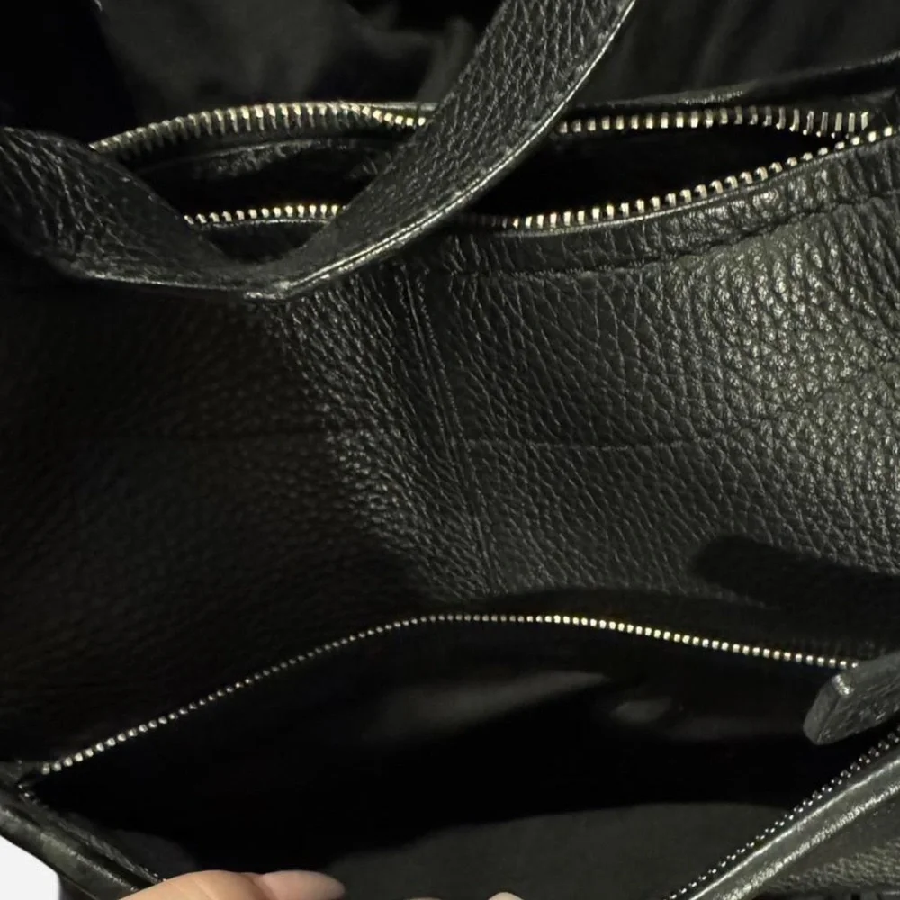 Tod’s Black Leather Shoulder Bag